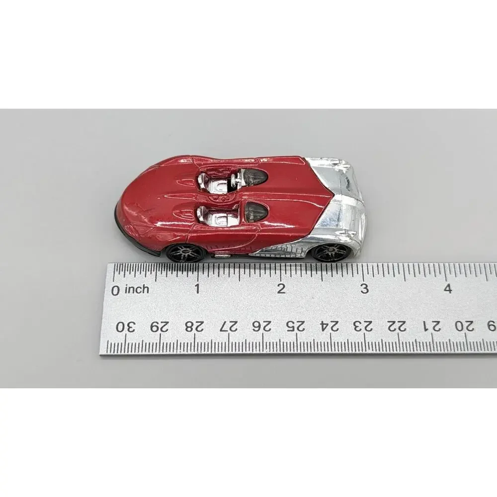 Mattel Hot Wheels 2004 Red & Silver Xtreemster 1:64 Diecast Car
